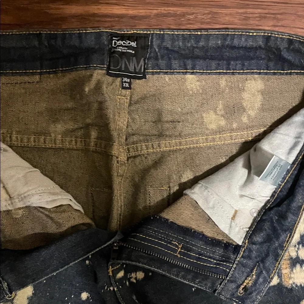 Decibel Street Wear Grunge Distressed Painted Jeans. Size 34W 33L Retail $70.